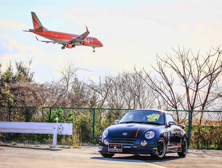 コペンのFDAコンプリート❓・旅客機とコラボ・梅雨疲れに関するカスタム事例の投稿画像5枚目