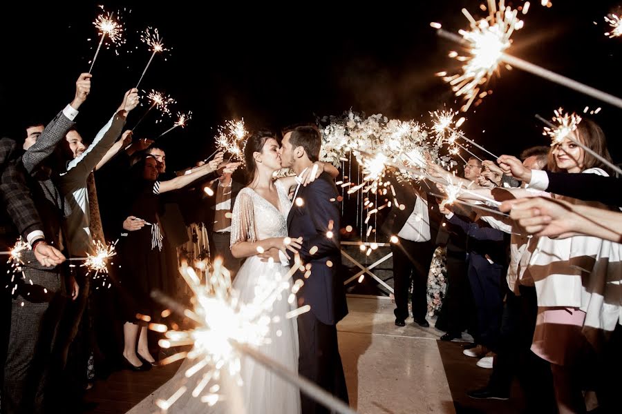 Fotógrafo de casamento Vitaliy Ushakov (ushakovitalii). Foto de 8 de fevereiro 2020