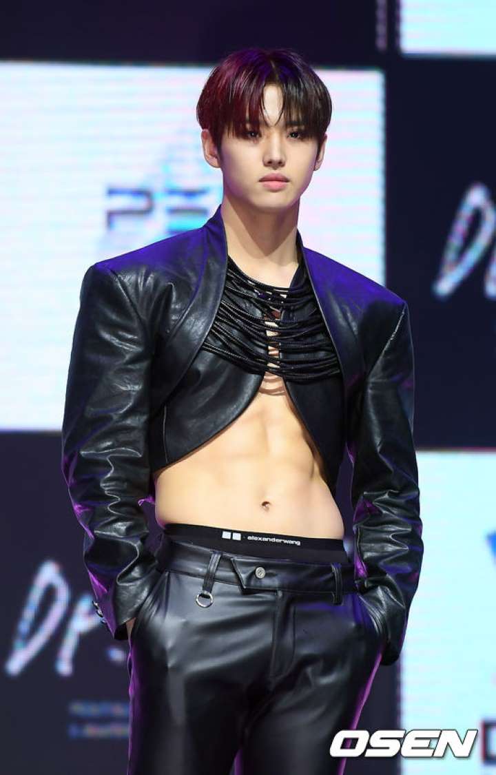 hongseok sexy 7