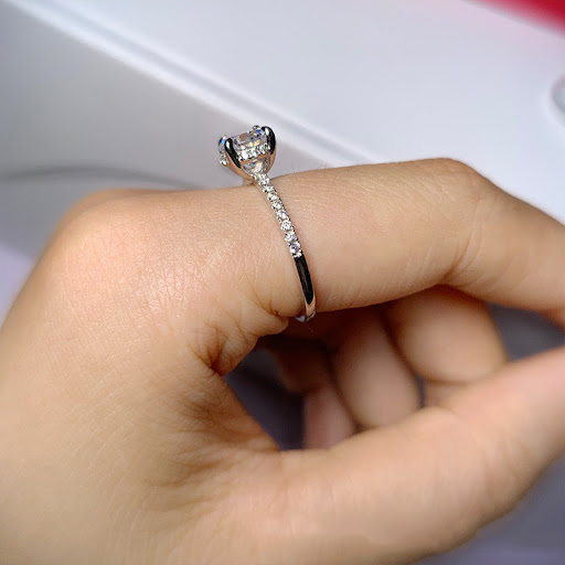 Title 4, Anillo de diamantes para mujer de plata de ley ...