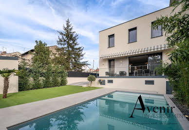 House with pool and terrace 2