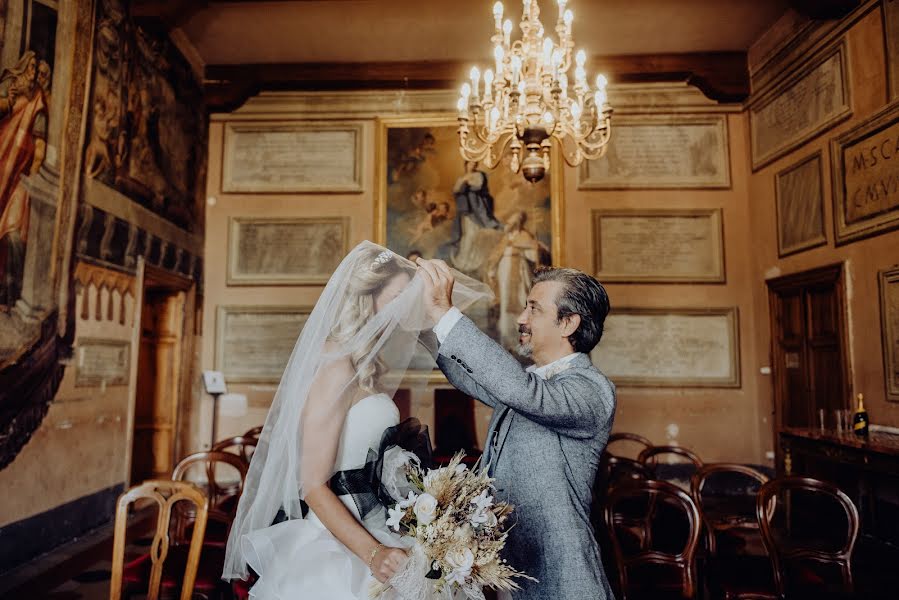 Wedding photographer Paola Simonelli (simonelli). Photo of 10 December 2019