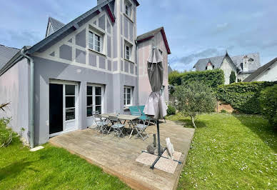 Seaside house with garden and terrace 3