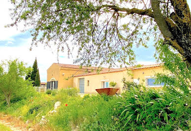 Vineyard with pool and outbuildings 9