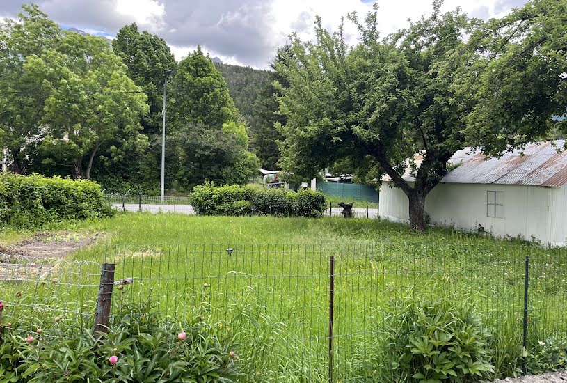  Vente Terrain à bâtir - 700m² à Barcelonnette (04400) 