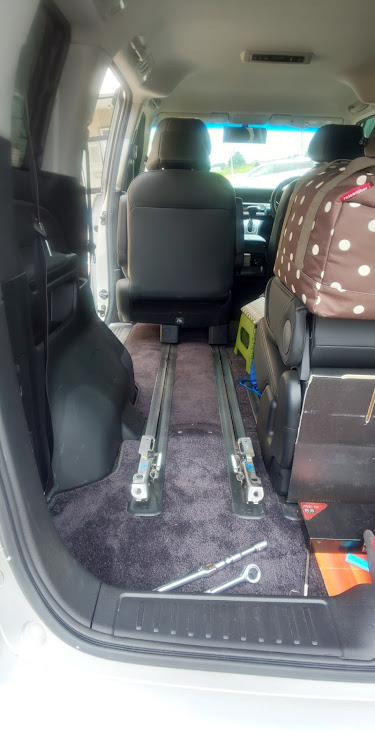 エリシオンプレステージのエリシオンプレステージ・AMG A45・DIY・シート撤去作業・晴れの休日に関するカスタム事例の投稿画像5枚目