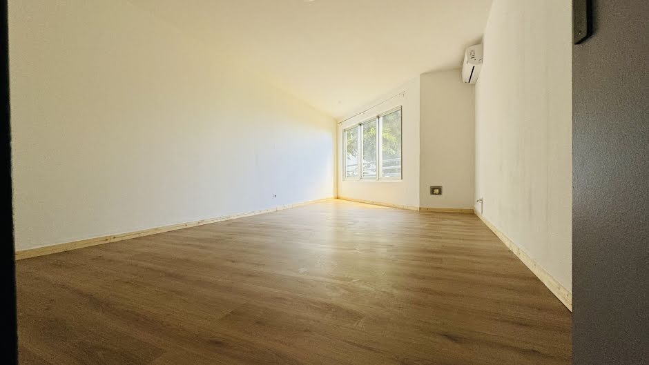 Location  appartement 3 pièces 67 m² à Saint-Denis (97400), 1 080 €