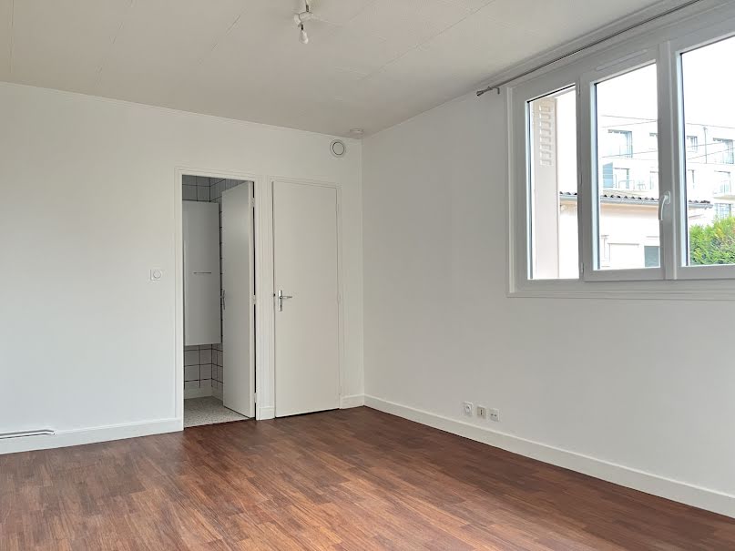 Location  maison 1 pièce 26 m² à Limoges (87000), 420 €