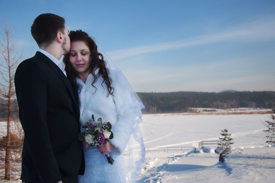 Wedding photographer Ekaterina Balabaeva (katyabakabaeva). Photo of 20 December 2016