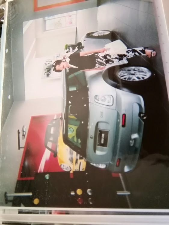 Mee さんが投稿したBM - MINI・過去の愛車・ブリティッシュレーシンググリーンに関するカスタム事例の投稿画像11枚目