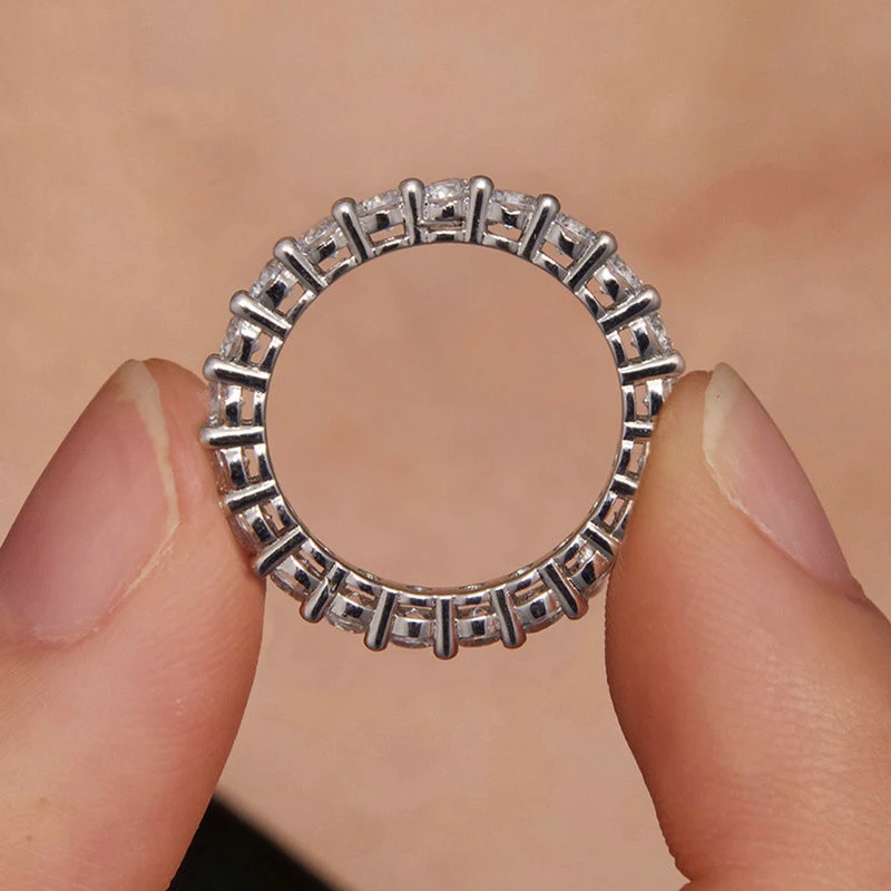 Title 3, Schitterende moissanite ring met bijpassende di...