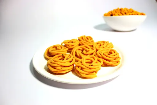 Kovilpatti Spicy Thenkuzhal Murukku [250 Grams]