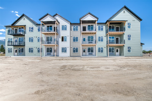 Luxury apartment / penthouse for sale in Hamilton (United States) - Modern apartment building facade balconies