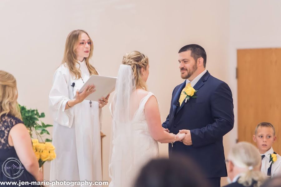 Wedding photographer Jenny Mckee Cooper (jenmariephoto). Photo of 27 August 2019