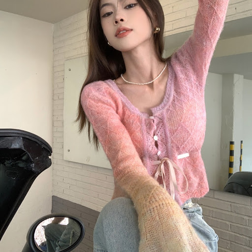 Title 5, Hollow Hook Flower Flared Sleeve Gradient Top S...