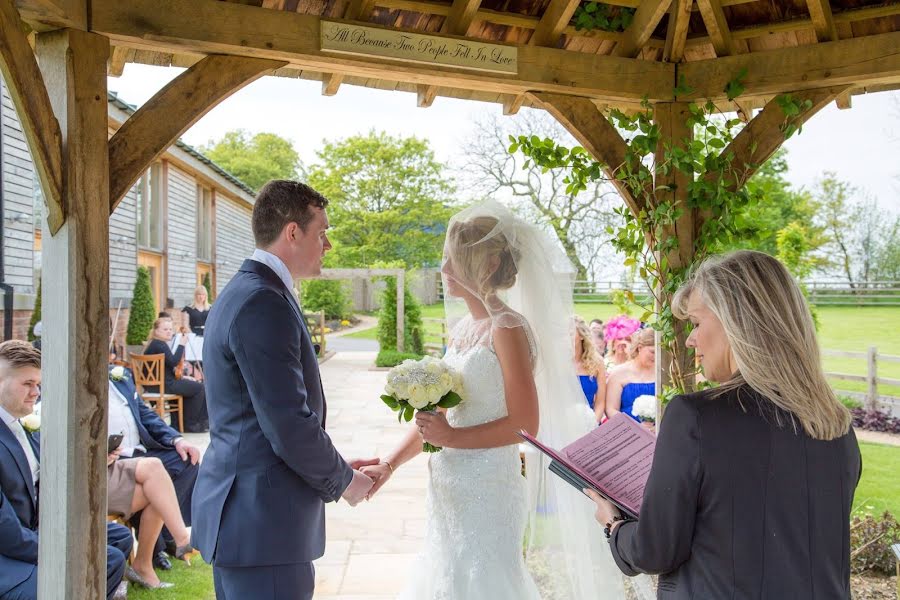 Wedding photographer Colin Bate (colinbatephoto). Photo of 2 July 2019