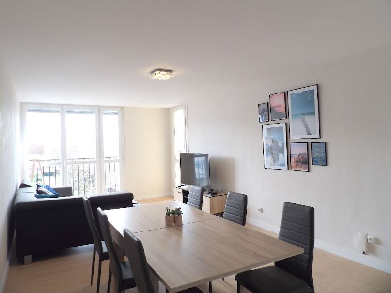 Location meublée appartement 5 pièces 98 m² à Cenon (33150), 500 €