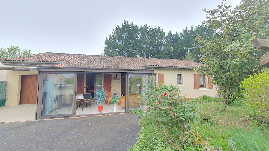 Vente maison 6 pièces 100 m² à La Couronne (16400), 169 000 €