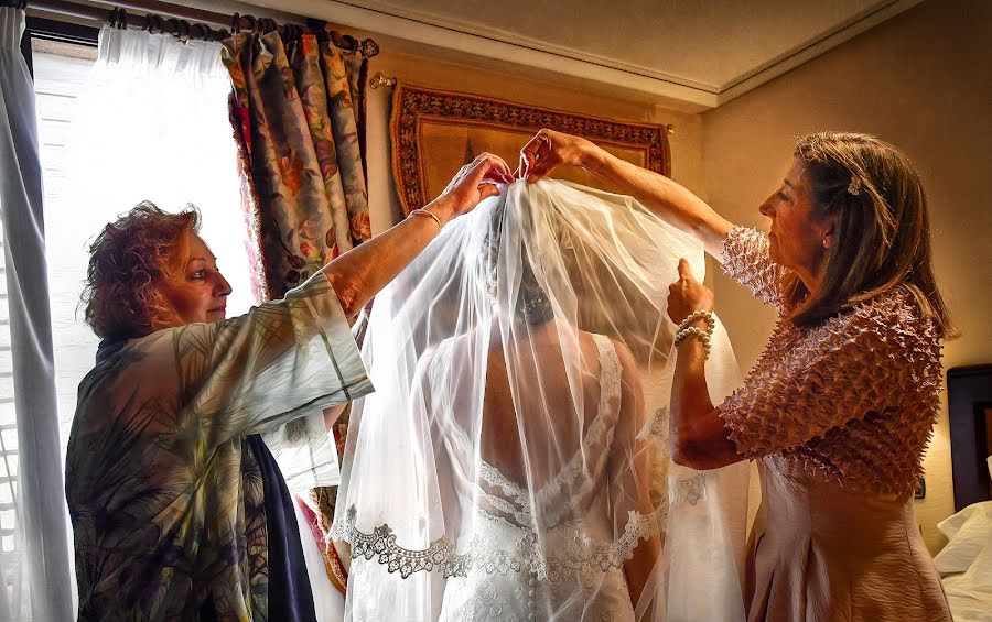 Fotógrafo de casamento Lorenzo Ruzafa (ruzafaphotograp). Foto de 5 de dezembro 2017