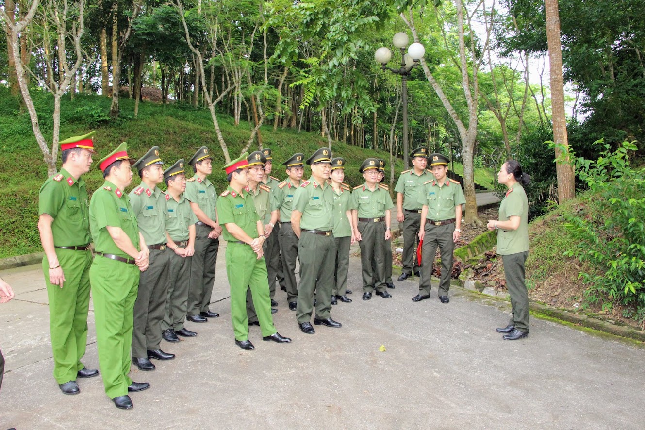 Tại một điểm trong chuyến hành hương về nguồn