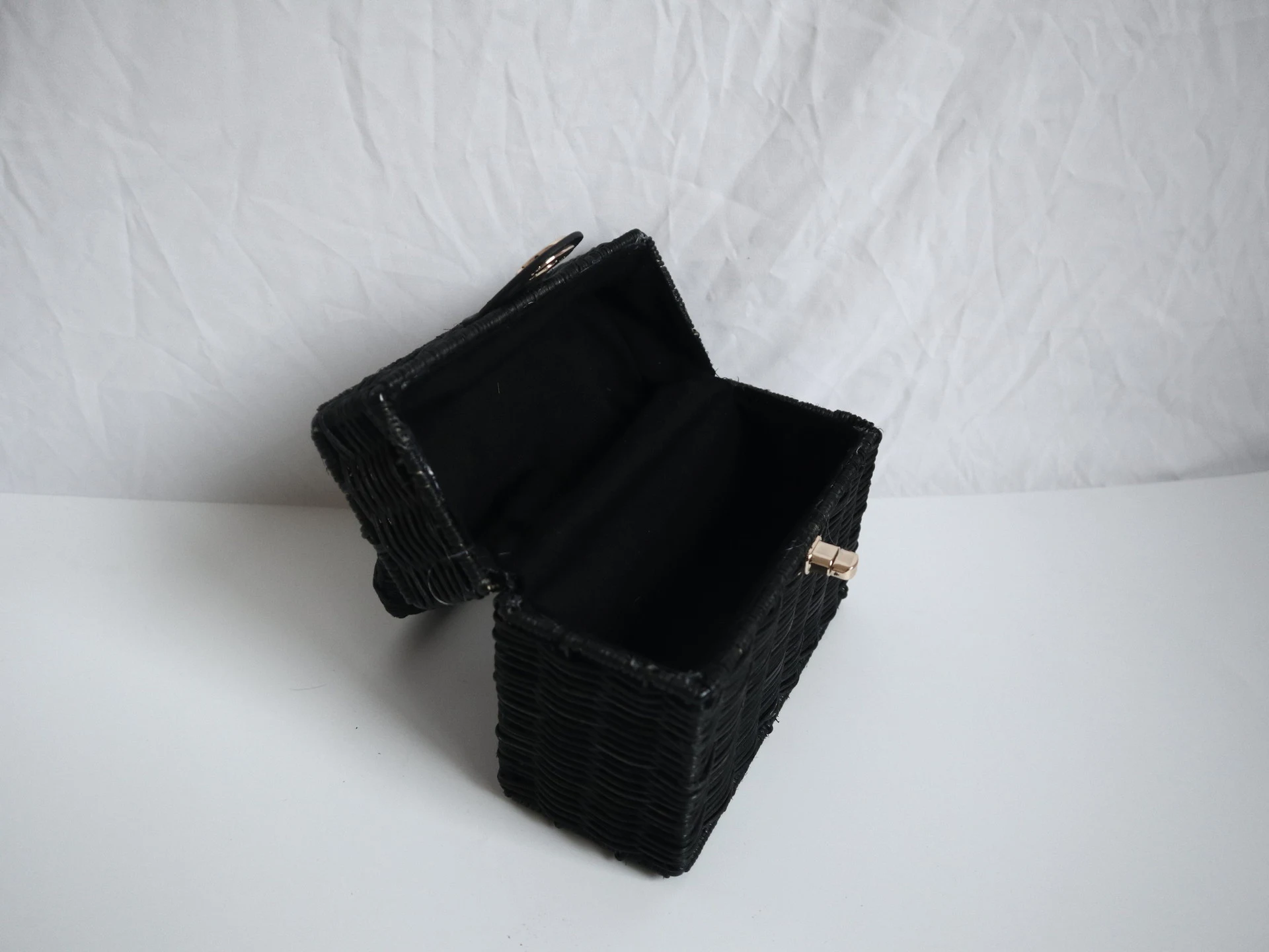Title 11, Handgemaakte rotan tas met ketting voor meisjes...