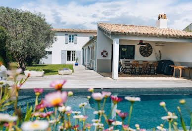 Villa en bord de mer avec jardin 2