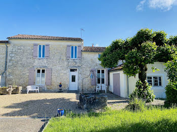 maison à Montpellier-de-Médillan (17)