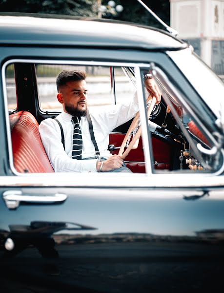 Fotógrafo de casamento Nazariy Perepelica (chiroki98). Foto de 23 de junho 2018