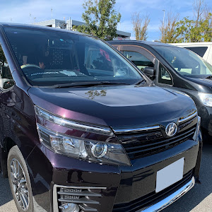 ヴォクシー ZRR80W