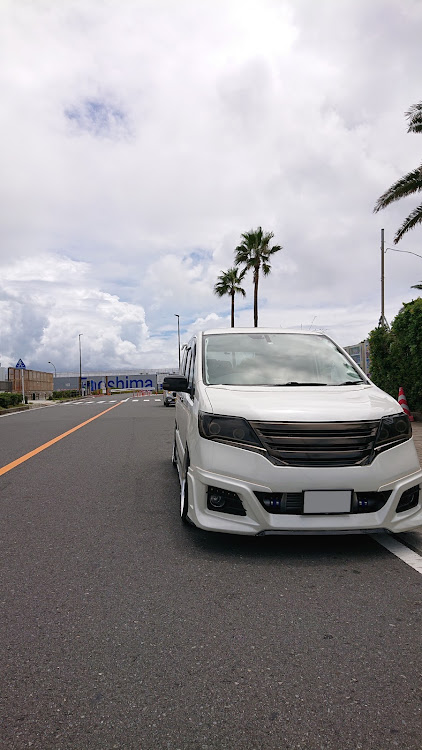 セレナのしおたくぼでぃ❤・真夏の太陽・江の島ドライブに関するカスタム事例の投稿画像3枚目