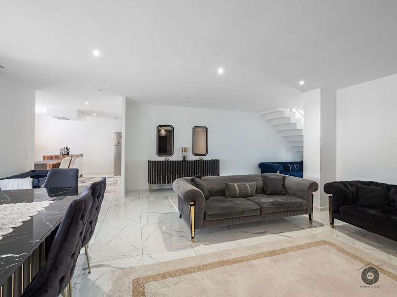 Vente maison 5 pièces 166 m² à Trelaze (49800), 421 000 €