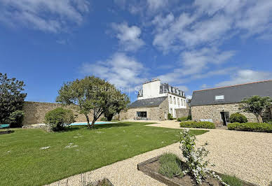 Seaside house with pool and garden 5