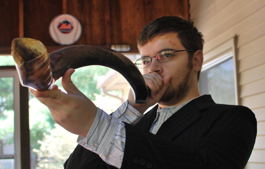 BlowingShofar.png