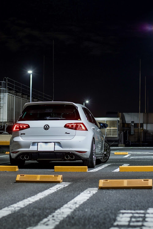 ゴルフGTIのgolf7・gti・グレードエンブレム見てみたい・基本塗るに関するカスタム事例の投稿画像6枚目
