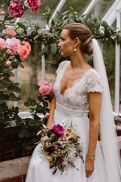 Wedding photographer Ingvild Kolnes (ingvildkolnes). Photo of 9 April 2019