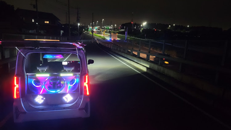 タントカスタムの亀の甲羅を被った亀・夏休み・裏側配線がカオス・完全自己満足の世界・やってみたいだけに関するカスタム事例の投稿画像1枚目