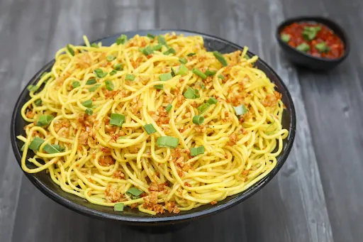 Veg Burnt Garlic Noodles [Serves 2]