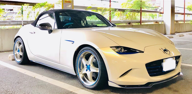 ロードスターのDIY・アイラインシート装着に関するカスタム事例の投稿画像1枚目
