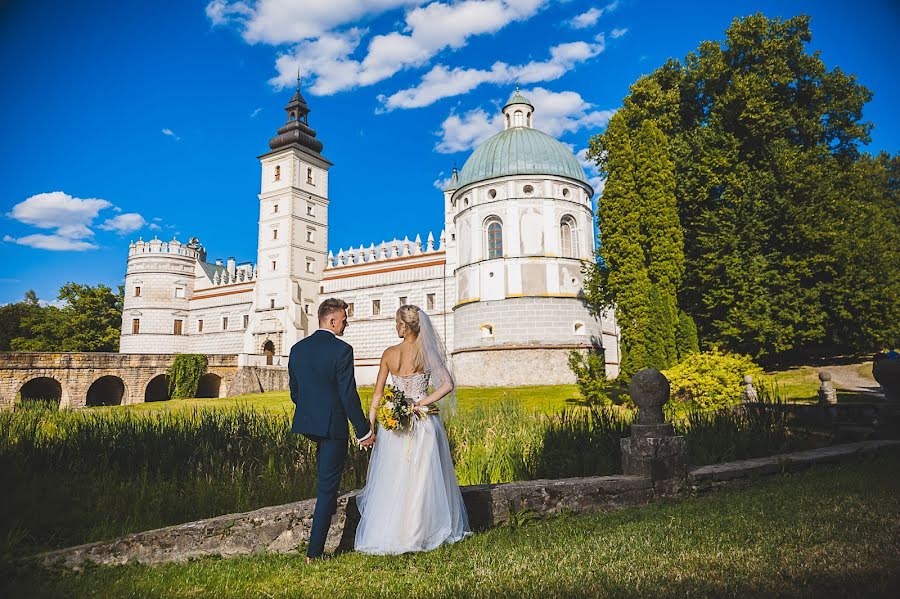 Fotógrafo de casamento Rafał Niebieszczański (rafalniebieszc). Foto de 4 de julho 2019