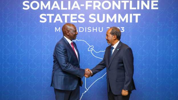 Kenyan President William Ruto with Somalia's Hassan Sheikh Mohamud.