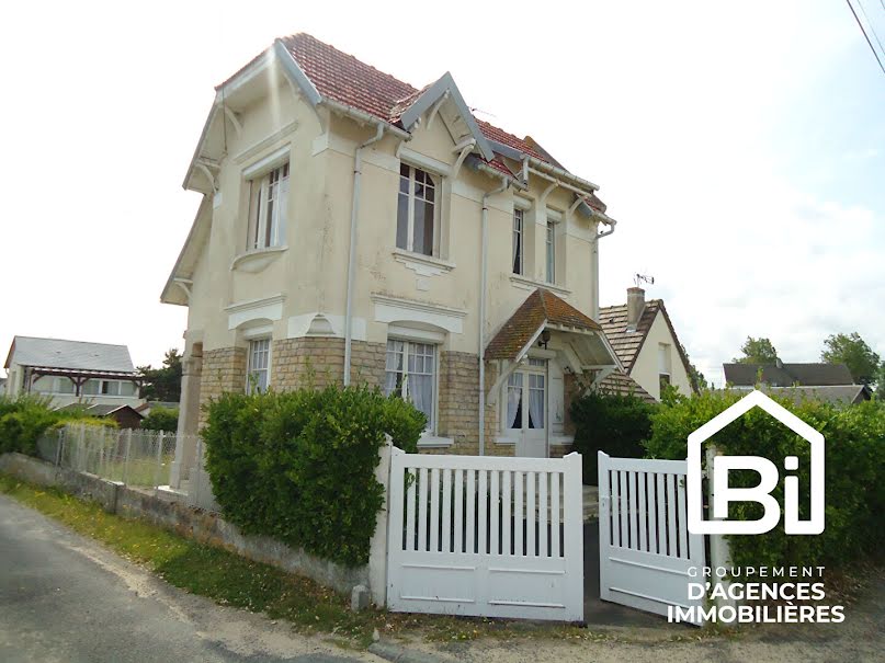 Vente maison 4 pièces 70 m² à Bernières-sur-Mer (14990), 282 000 €