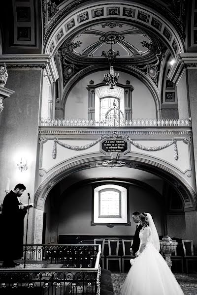 Fotógrafo de casamento Zsolt Gyurikovits (gk9jz92). Foto de 19 de março 2023