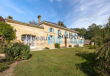 Maison avec piscine et terrasse 19