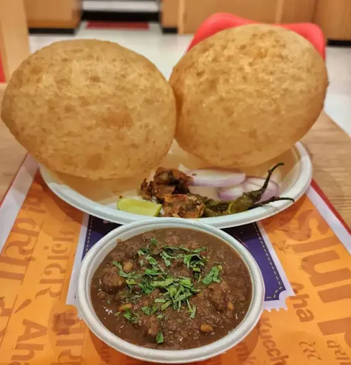 Chole With 2 Aloo Bhature