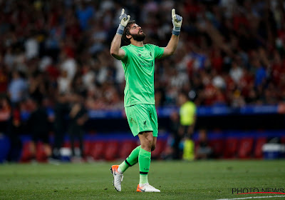 🎥 Liverpool-goalie Alisson pakt uit met een fenomenale assist én rent de longen uit zijn lijf om mee te vieren