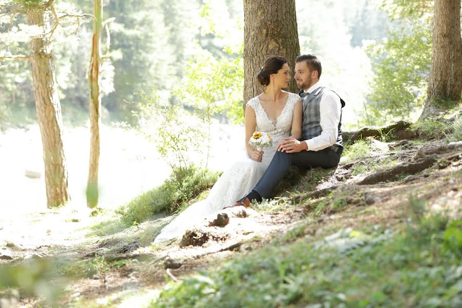 Fotografo di matrimoni Sarah Raiser (sarahraiser). Foto del 11 maggio 2019