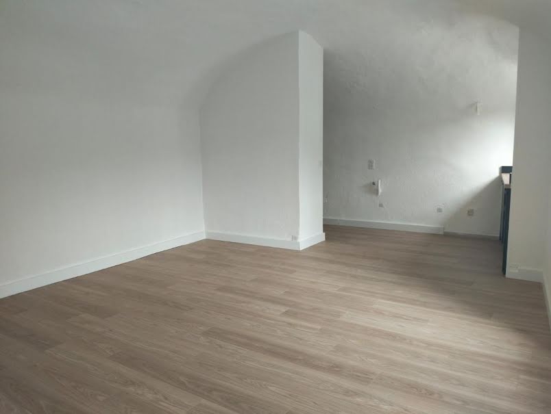 Location  appartement 2 pièces 65.08 m² à Meyrannes (30410), 630 €