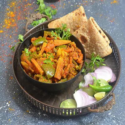 Mixed Veg With Paneer (200Ml) + 3 Chapati Combo