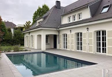 House with pool 4