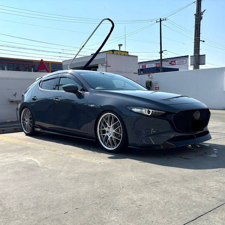 MAZDA3の👍️いいね&コメント&フォローありがとうございます。😄😄・mazda3fastback・ヌルテカボディ選手権に関するカスタム事例の投稿画像3枚目